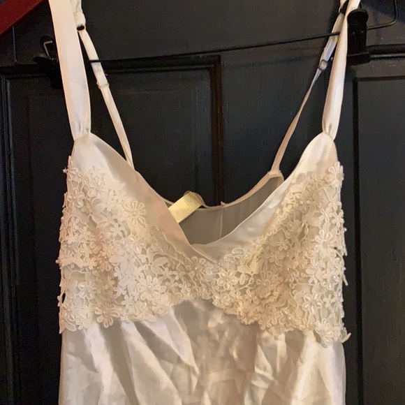 Flora Nikrose beautiful long satin gown M - Picture 2 of 7